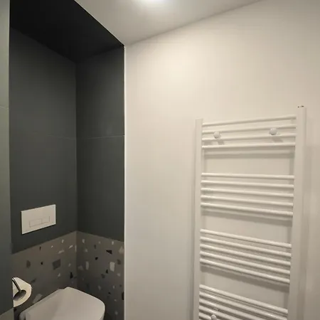 4 Winds Apartment